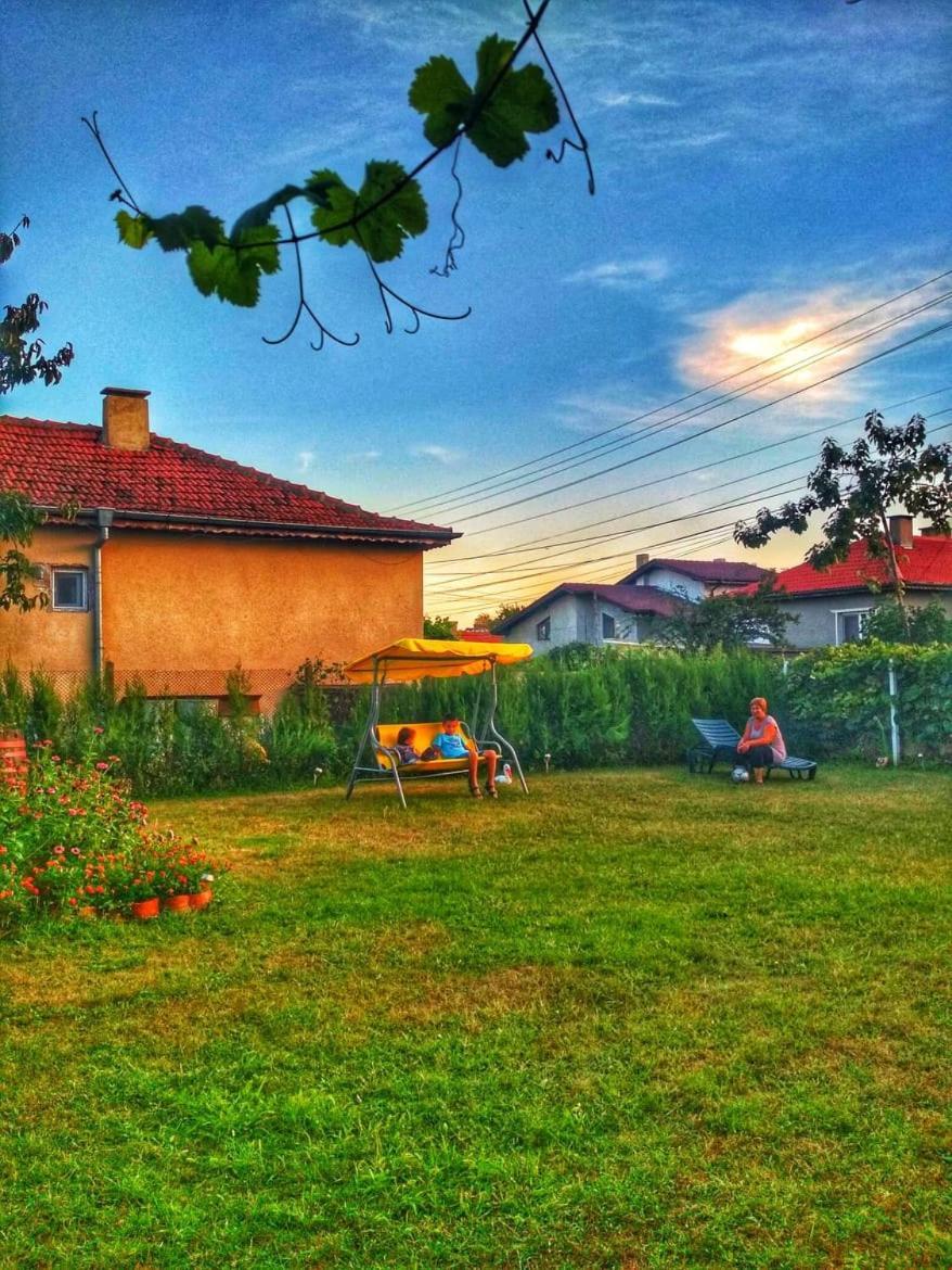 Guest House Dimi เบียลา ภายนอก รูปภาพ